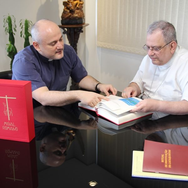 Aprovada A Terceira Edição Do Missal Romano Para O Brasil Revista De